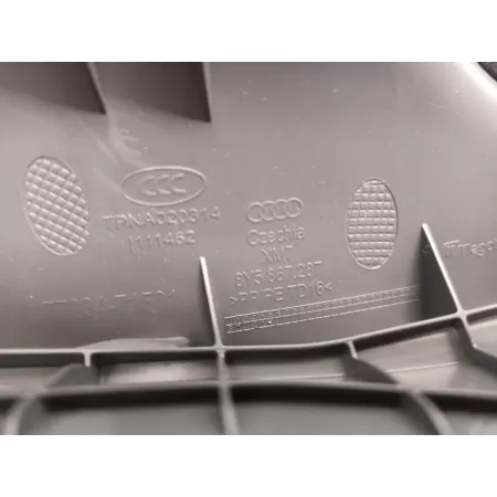 AUDI A3 8Y OSŁONA SŁUPKA LEWA C SEDAN 8Y5867287