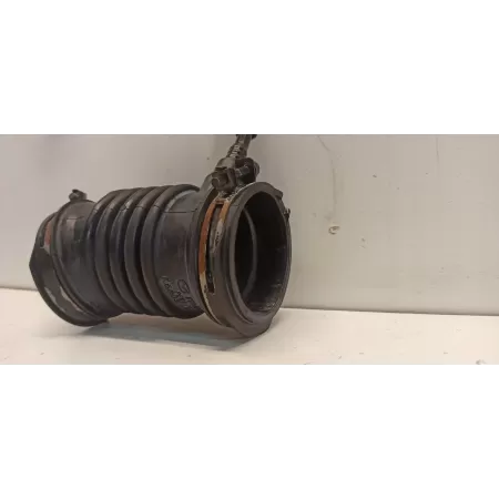 MAZDA 3 RURA DOLOT POWIETRZA 2.0B PE0112221