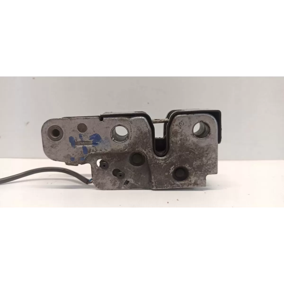 SKODA YETI ZAMEK MASKI 5L0823509A