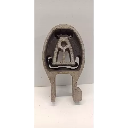 VOLVO V70 ŁAPA SILNIKA 30680705