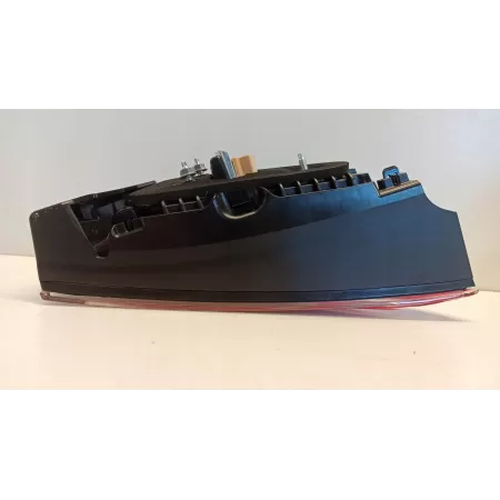 SKODA KODIAQ LAMPA PRAWY TYŁ W KLAPE 565945308E