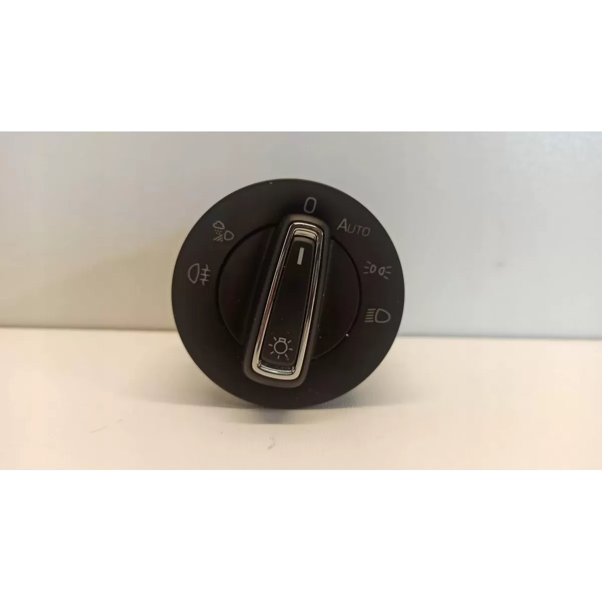 SKODA KODIAQ PRZEŁĄCZNIK ŚWIATEŁ 565941431E
