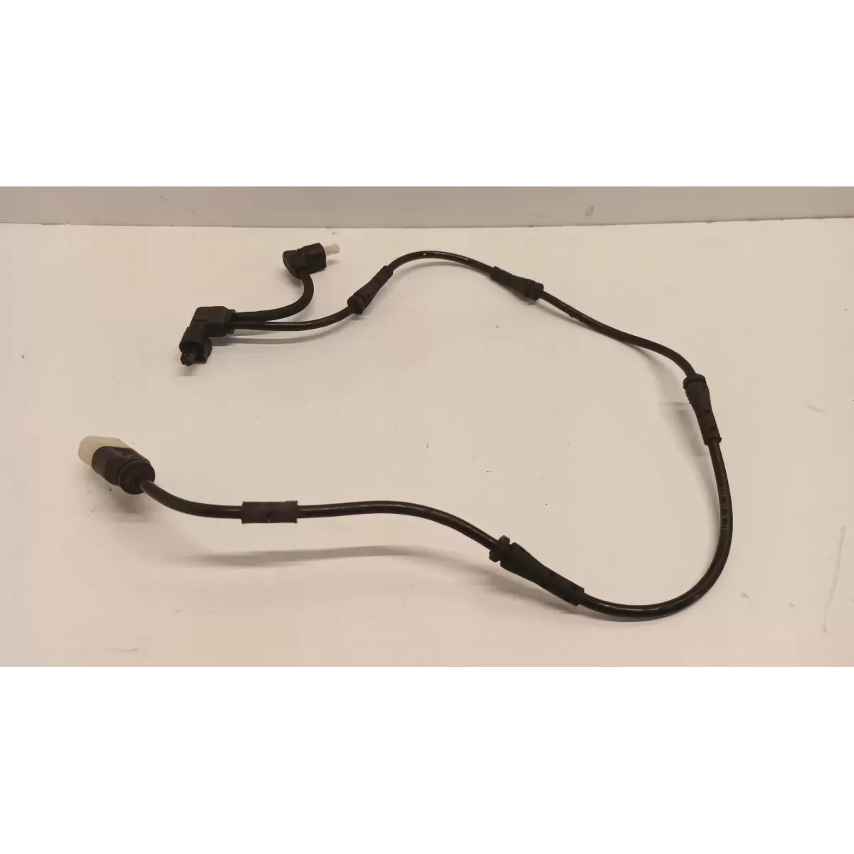 BMW 7 G11 CZUJNIK ABS WIĄZKA PRAWY TYŁ 6869076