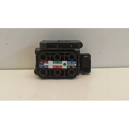 AUDI A6 C7 ROZDZIELACZ POWIETRZA 4H0616013