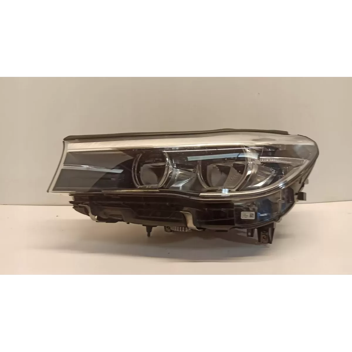 BMW 7 G11 LAMPA LEWY PRZÓD ANGLIK 7483897