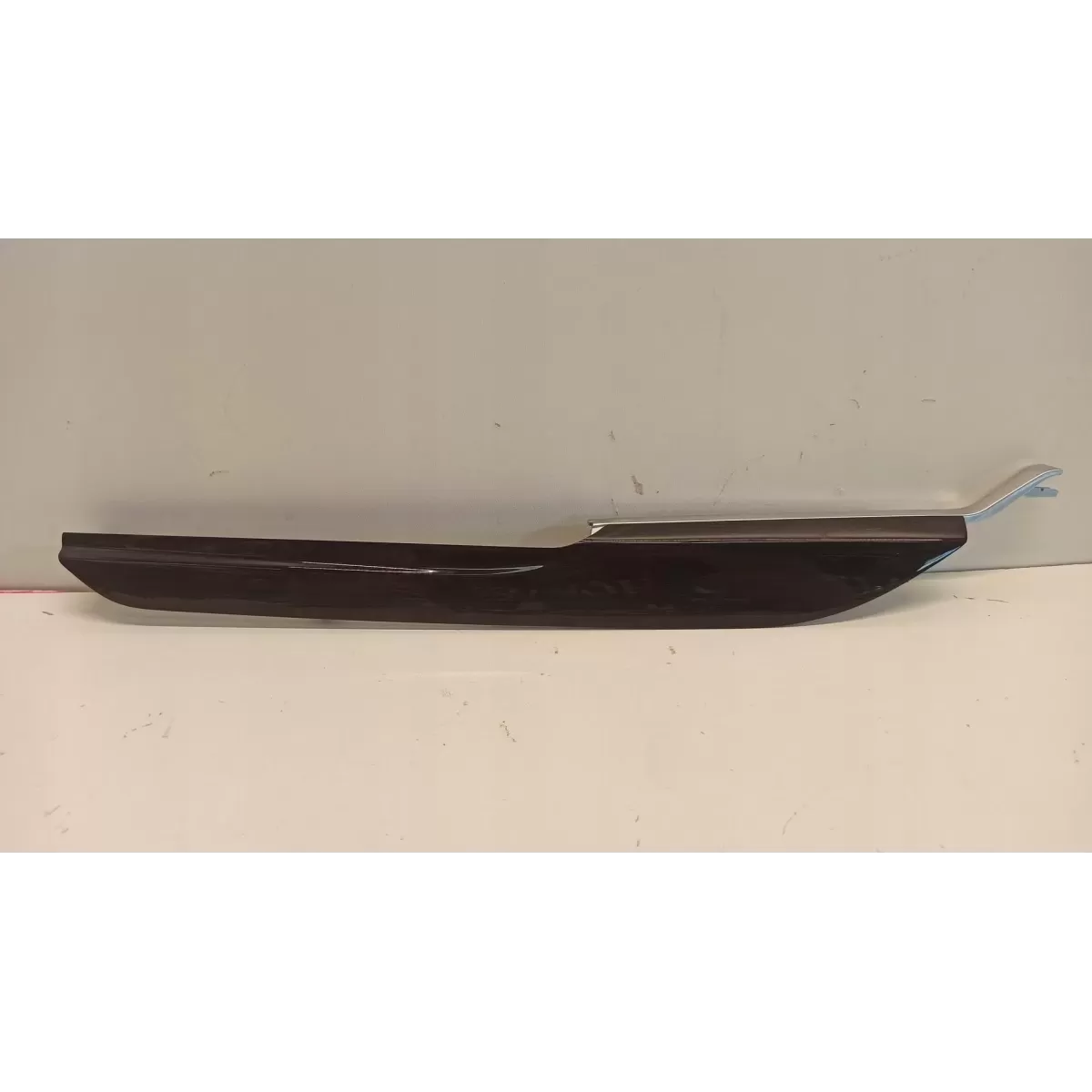 BMW 7 G11 OSŁONA DEKOR TUNELU PRAWA DOLNA 8066684
