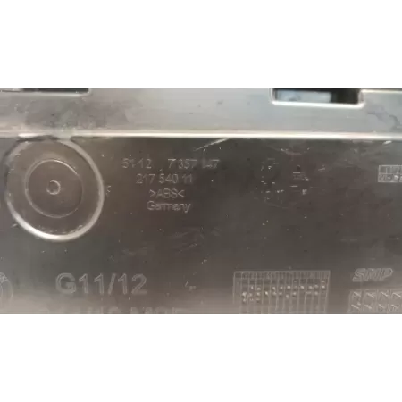 BMW 7 G11 ŚLIZG ZDERZAKA LEWY TYŁ 7357147