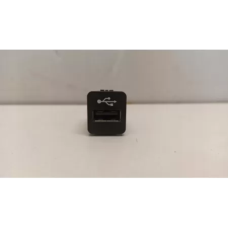 BMW 7 G11 GNIAZDO PORT USB 9229294