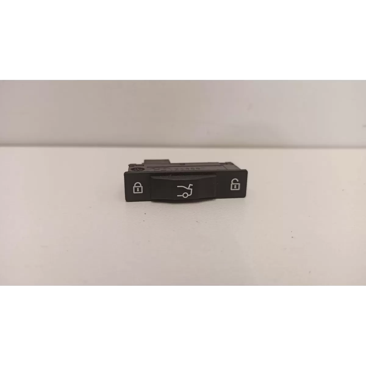 BMW 7 G11 PRZEŁĄCZNIK BLOKADY KLAPY 9253780