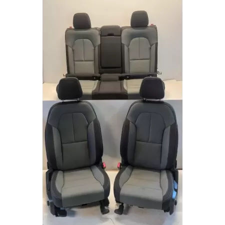 VOLVO XC40 FOTELE KANAPA