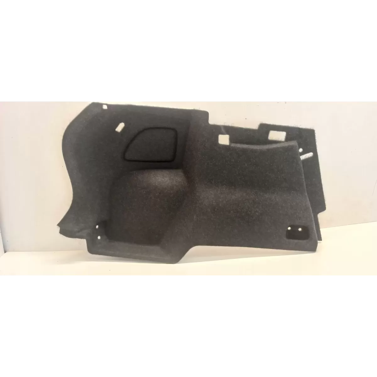 VOLVO XC40 BOCZEK BAGAŻNIKA LEWY 31440891