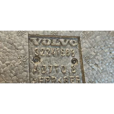 VOLVO XC40 STYROPIAN WSPORNIK PODŁOGI 32241688 32241687