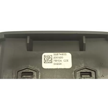 VOLVO XC40 PRZYCISK KLAPY BAGAŻNIKA 31674800