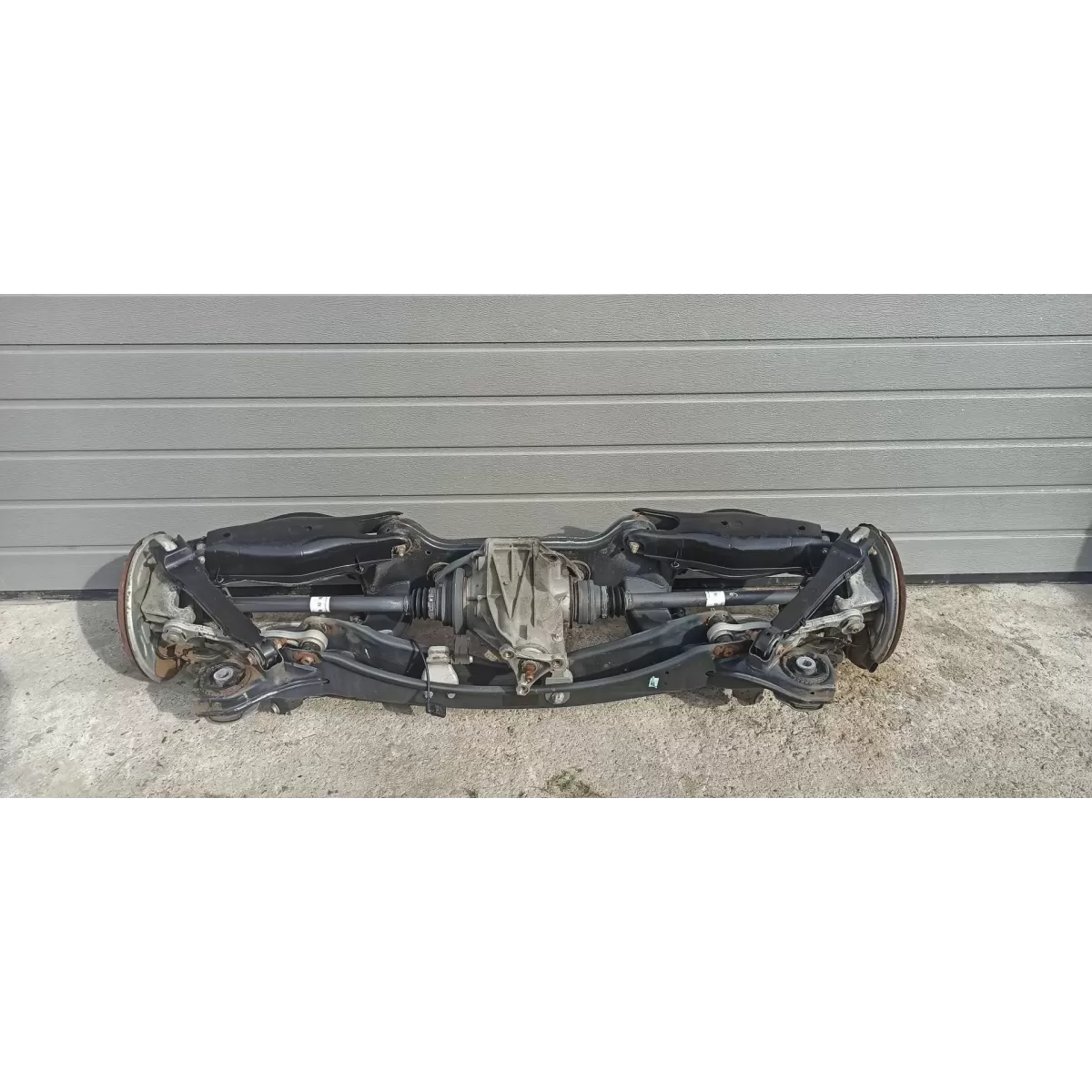 MERCEDES W205 ZAWIESZENIE BELKA TYŁ A2053507207