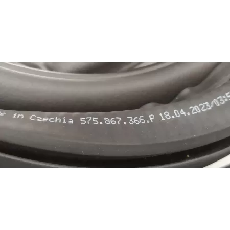 SKODA KAROQ USZCZELKA DRZWI KLAPY PROGOWA 2023 575867365P 575827705