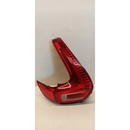VOLVO XC40 LAMPA LEWY TYŁ 31446790