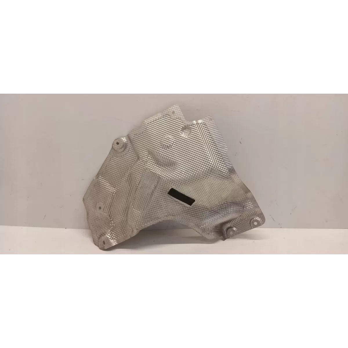 VOLVO XC40 OSŁONA TERMICZNA 31694116