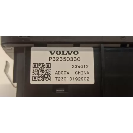 VOLVO XC40 PRZYCISK KLAPY BAGAŻNIKA 32350330