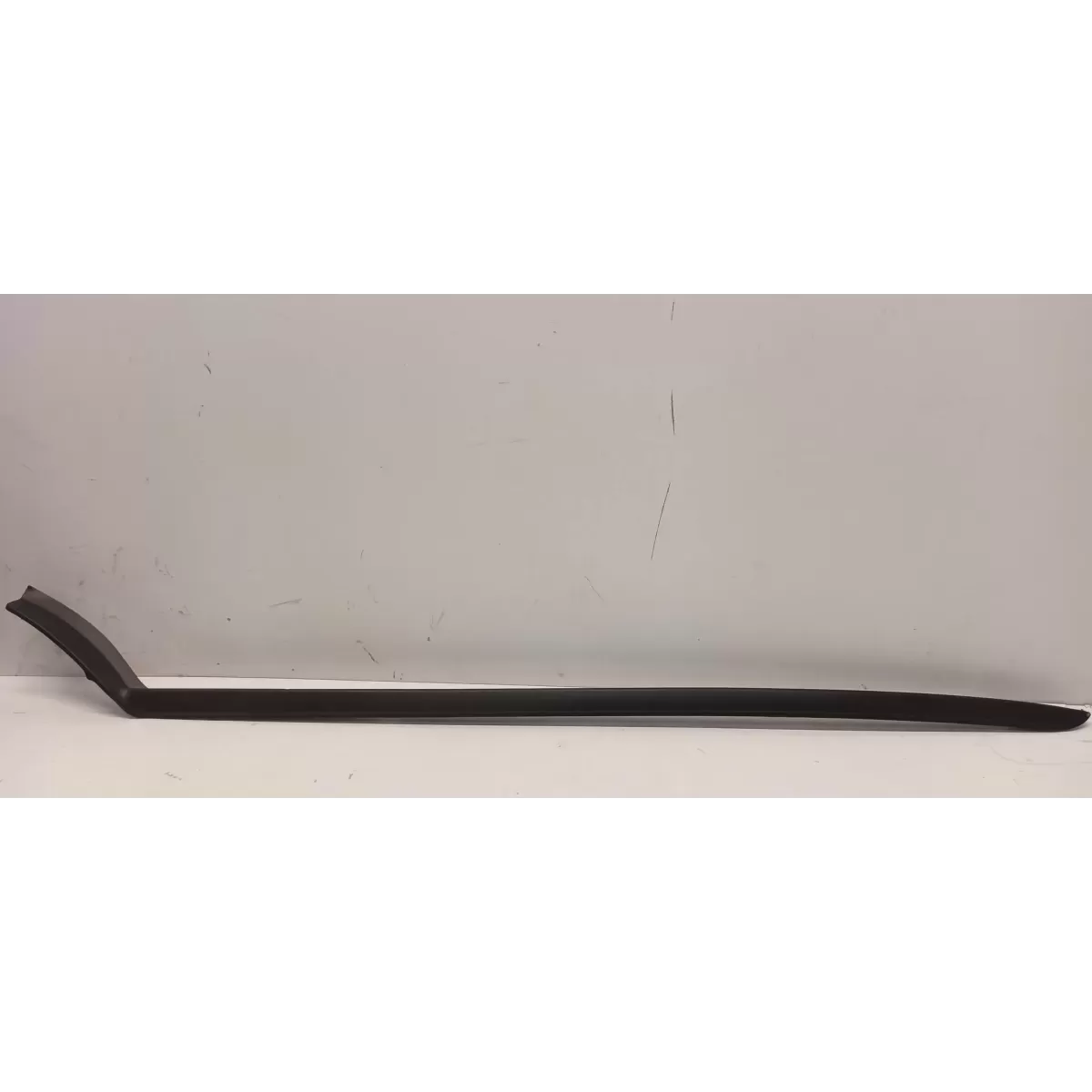 VOLVO XC40 LISTWA SZYBY CZOŁOWEJ LEWA 31448939