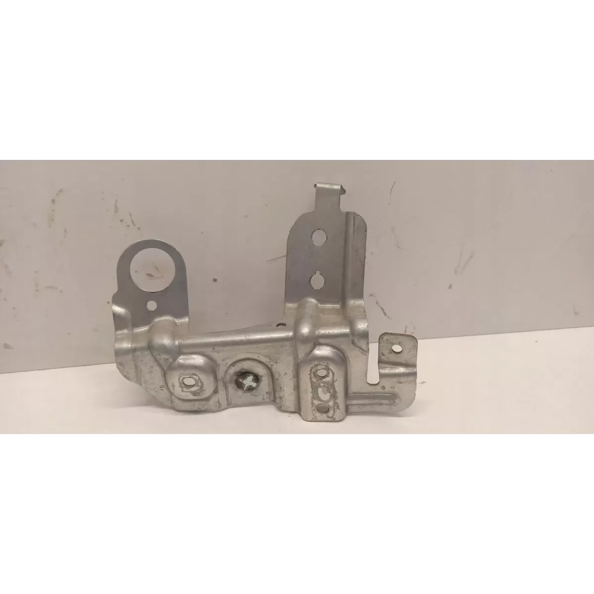 VOLVO XC40 WSPORNIK SILNIKA 32138822