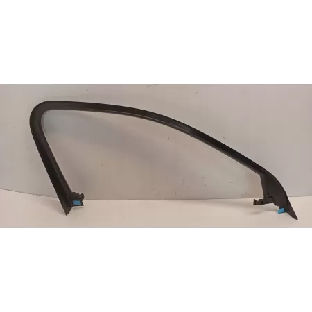 AUDI Q3 RAMKA DRZWI PRAWY PRZÓD 83F867610