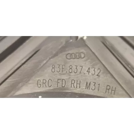 AUDI Q3 USZCZELKA LISTWA DZRWI PRAWY PRZÓD 83FF837432