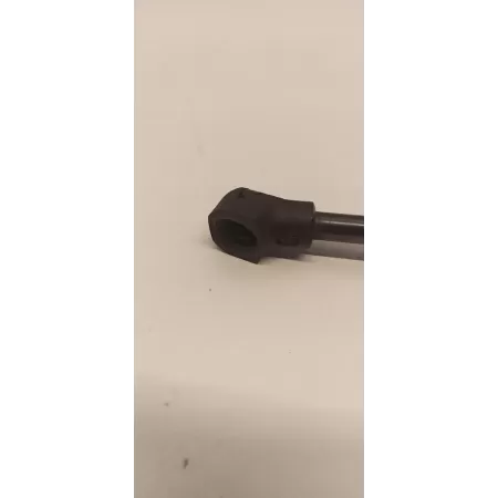 AUDI Q3 83A SIŁOWNIK MASKI 83A823359A