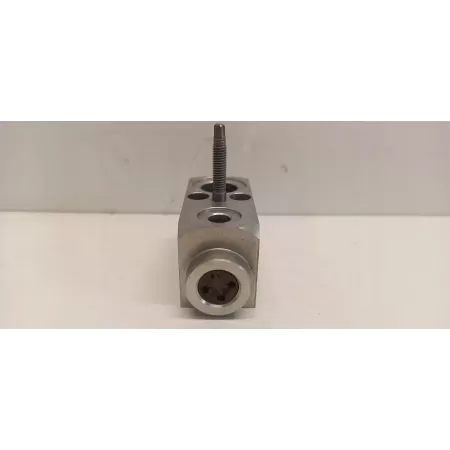 MERCEDES W205 ZAWÓR ROZPRĘŻNY A0998300100