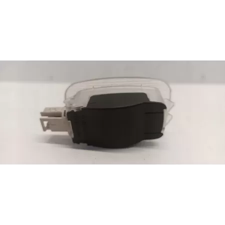 MERCEDES W205 LAMPKA KABINY WNĘTRZA A0028202101