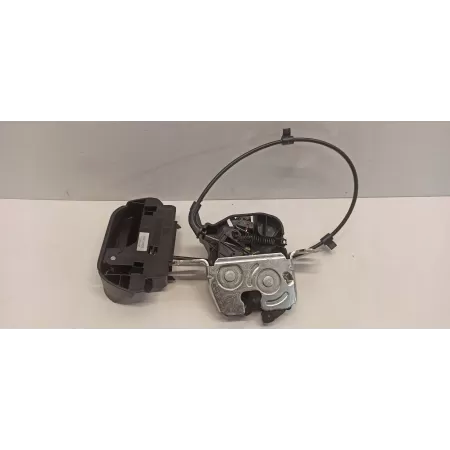 MERCEDES W205 ZAMEK KANAPY PRAWY A2059205000