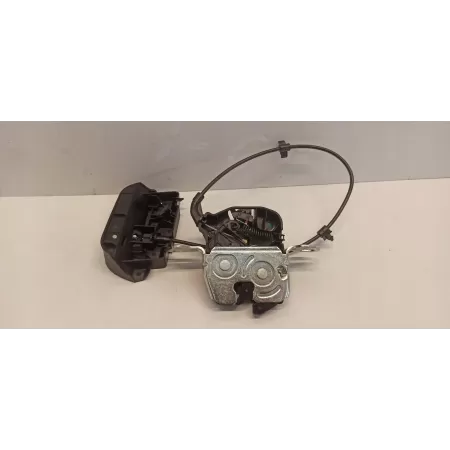 MERCEDES W205 ZAMEK KANAPY LEWY A2059204900