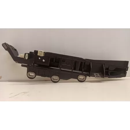 BMW 7 G11 MOCOWANIE PRZEWODÓW KOMORY SILNIKA LEWE 9334789