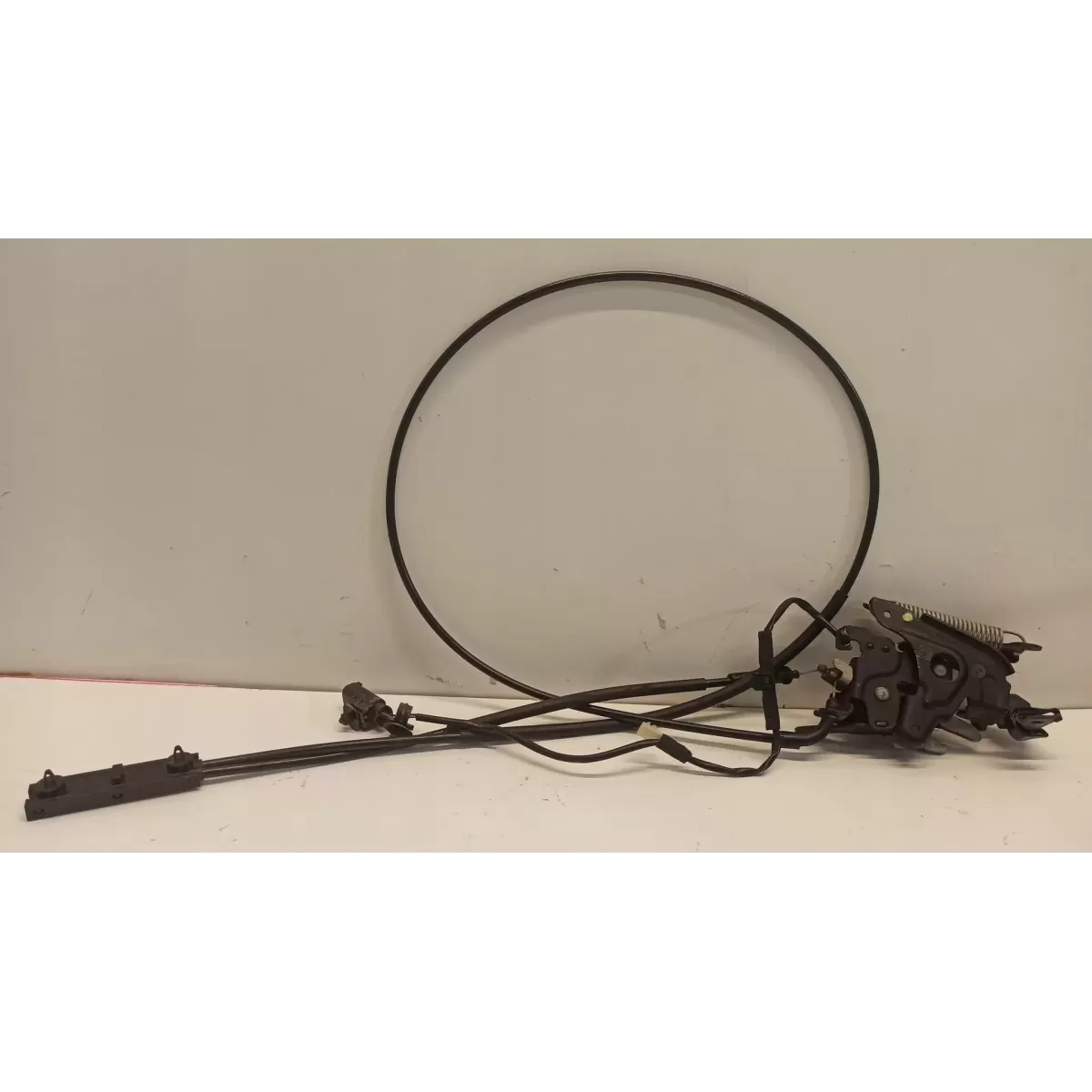 BMW 7 G11 ZAMEK MASKI LEWY LINKA 7347404