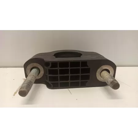 BMW 7 G11 UCHWYT STABILIZATORA PRZÓD 6861471