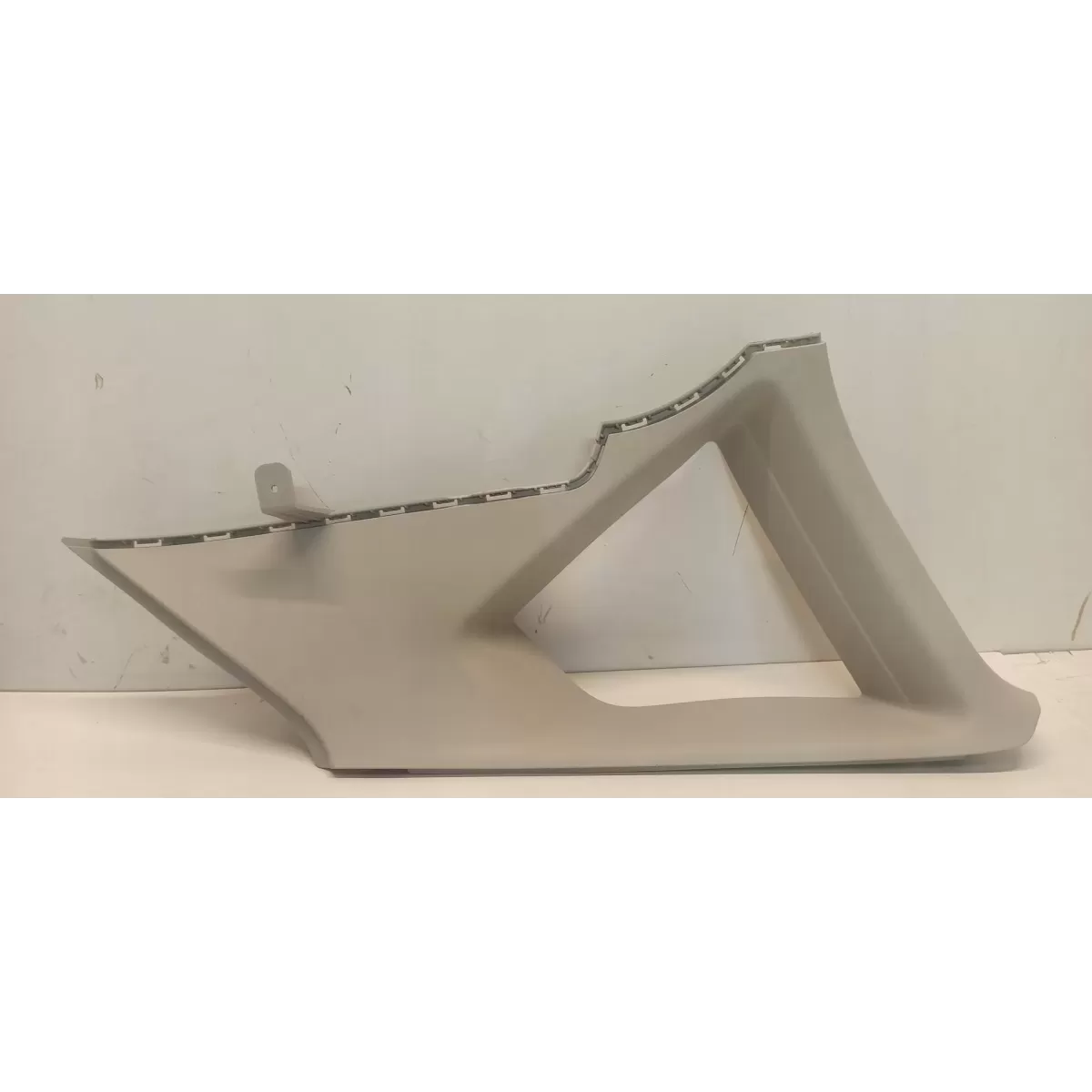 SEAT ATECA OSŁONA SŁUPKA PRAWY TYŁ 575867288A