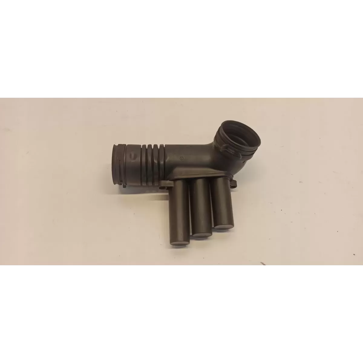 SEAT ATECA RURA PRZEWÓD POWIETRZA 04E129651C
