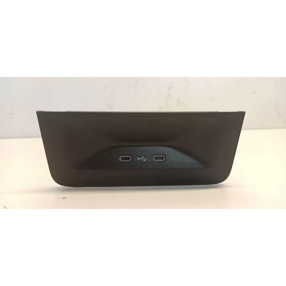 SKODA ENYAQ GNIAZDO PORT USB 657035736A