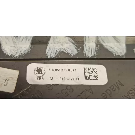 SKODA ENYAQ TRÓJKĄT ZAŚLEPKA BŁOTNIKA LEWA 5LA853273B
