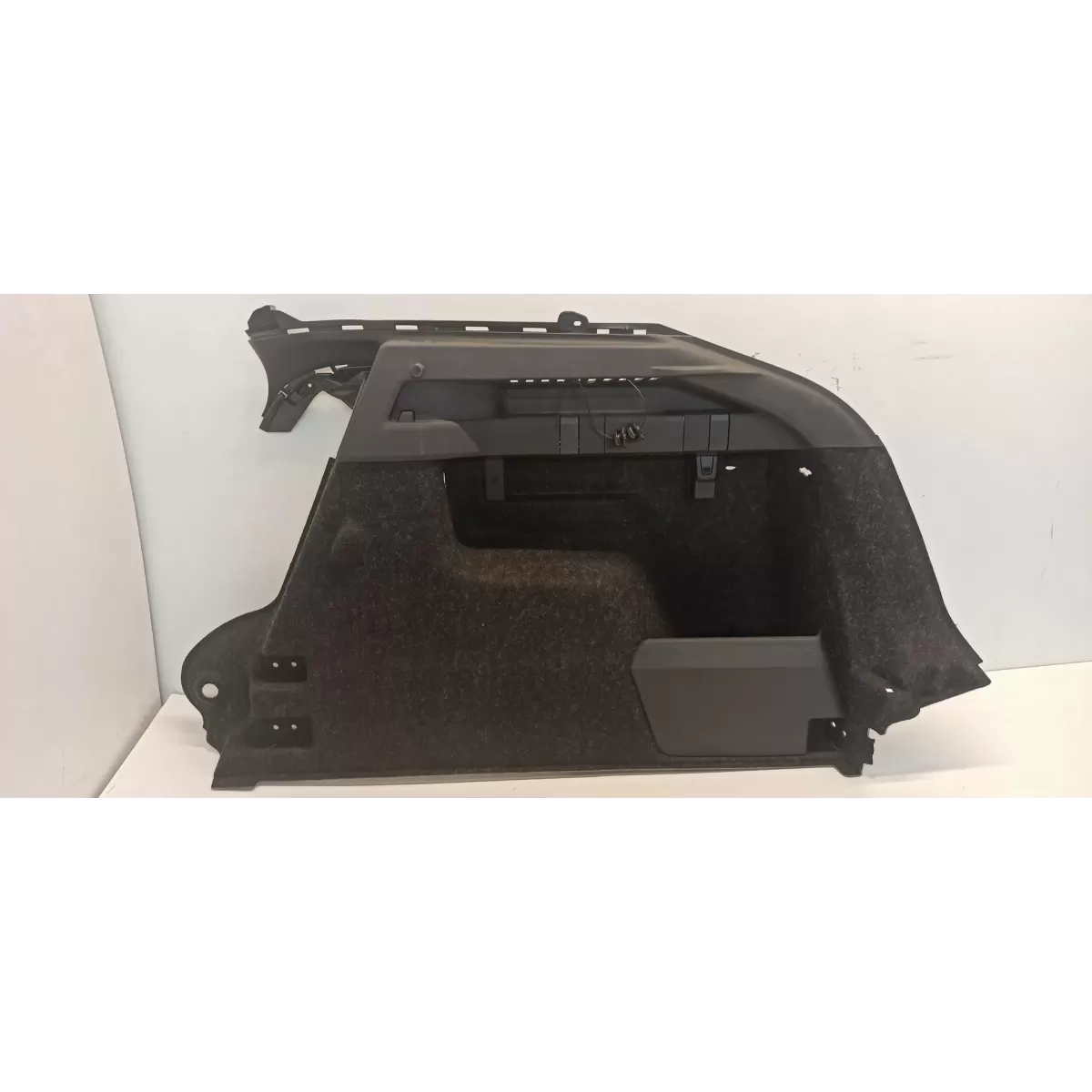 SKODA ENYAQ BOCZEK BAGAŻNIKA PRAWY 5LE867428A 5LE867762A