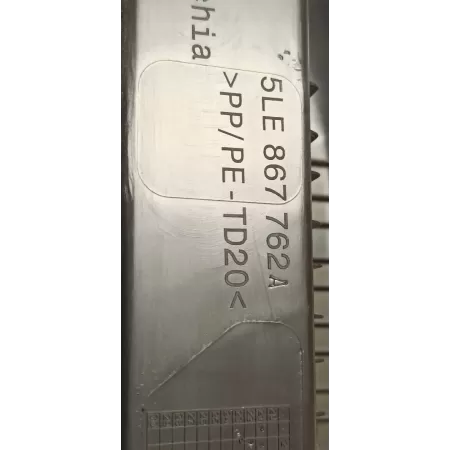 SKODA ENYAQ BOCZEK BAGAŻNIKA PRAWY 5LE867428A 5LE867762A