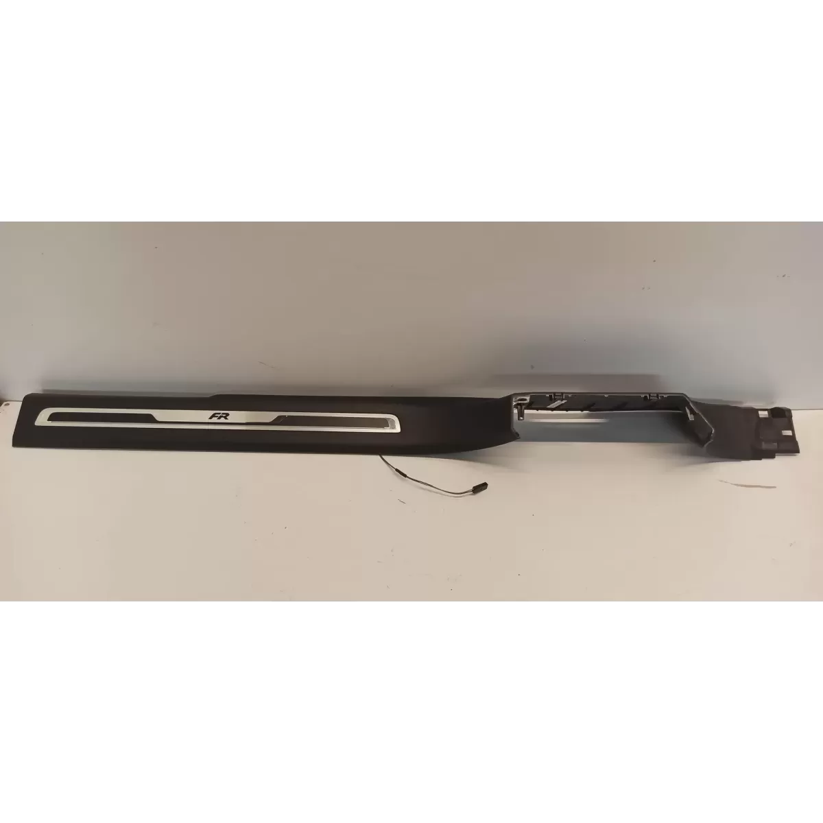 SEAT TARRACO LISTWA PROGOWA LEWA FR 5FJ853369A