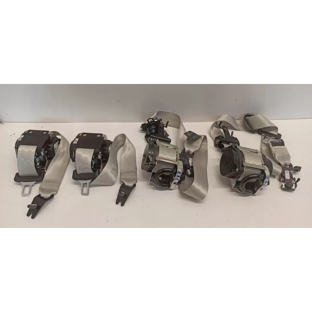 VOLVO V60 CC PASY BEZPIECZEŃSTWA KOMPLET 31462757 32149099 32149113 2022