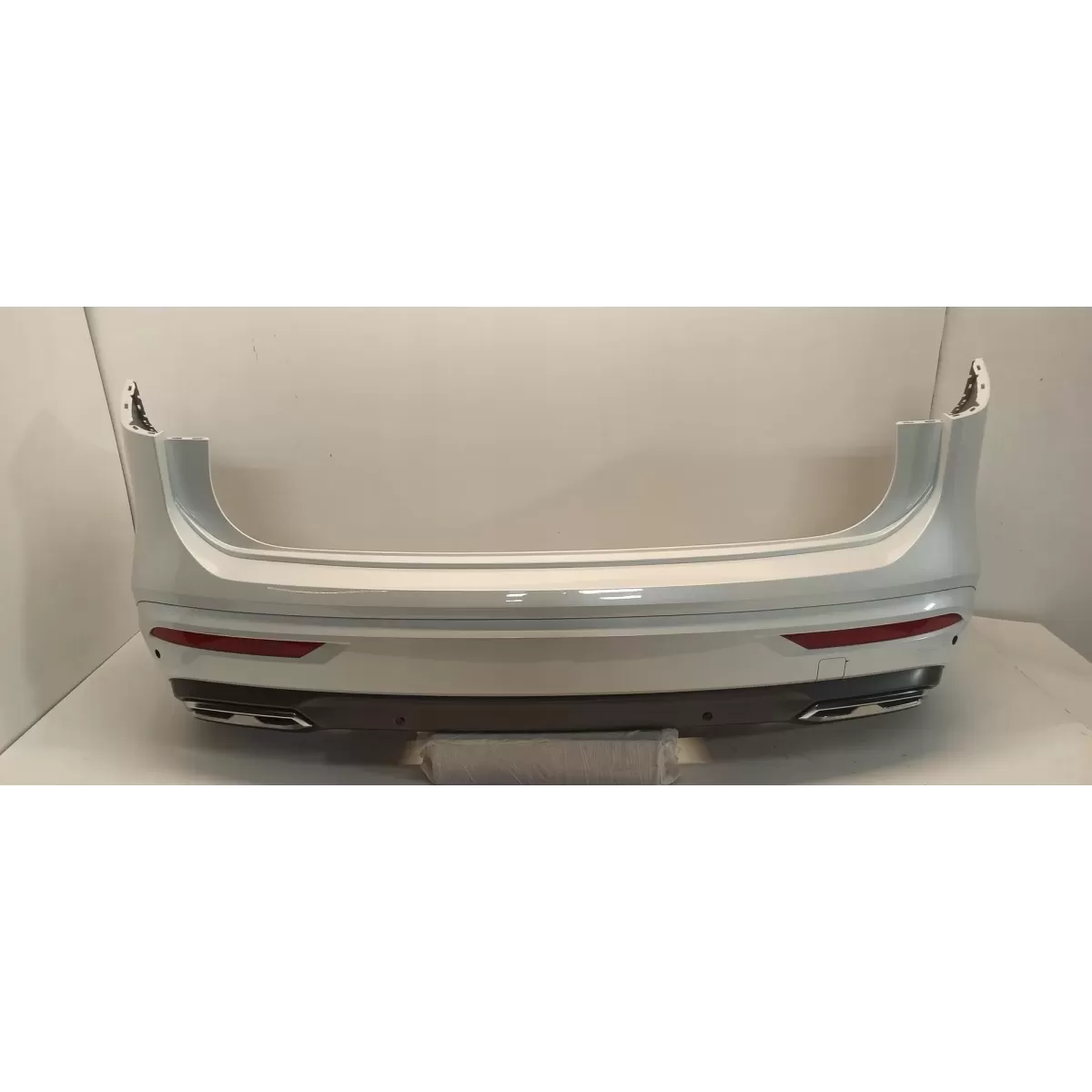 SEAT TARRACO ZDERZAK TYŁ 2024 L0K1