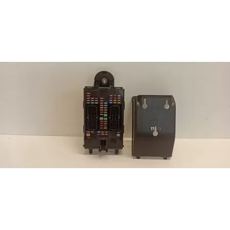 VOLVO V60 CC SKRZYNKA BEZPIECZNIKÓW 31494567 31682732