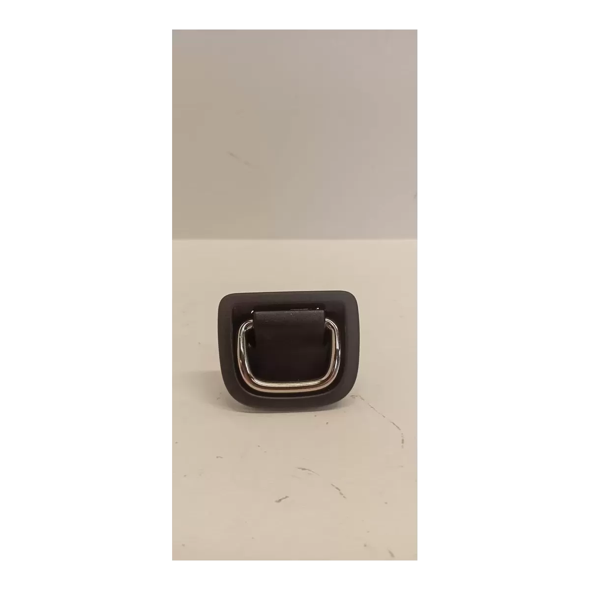 SEAT TARRACO MOCOWANIE UCHWYT BAGAŻNIKA 8V0863503C