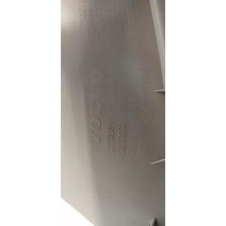 VOLVO V60 CC OSŁONA SŁUPKA LEWA TYŁ 32132031