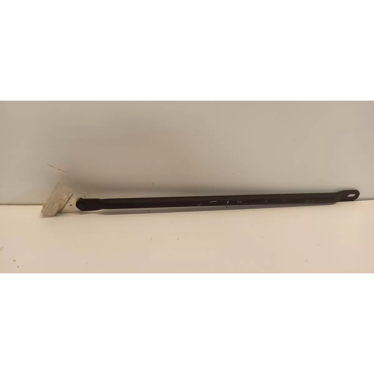 VOLVO V60 CC WSPORNIK PASA PRAWY PRZÓD 32221889 32244780