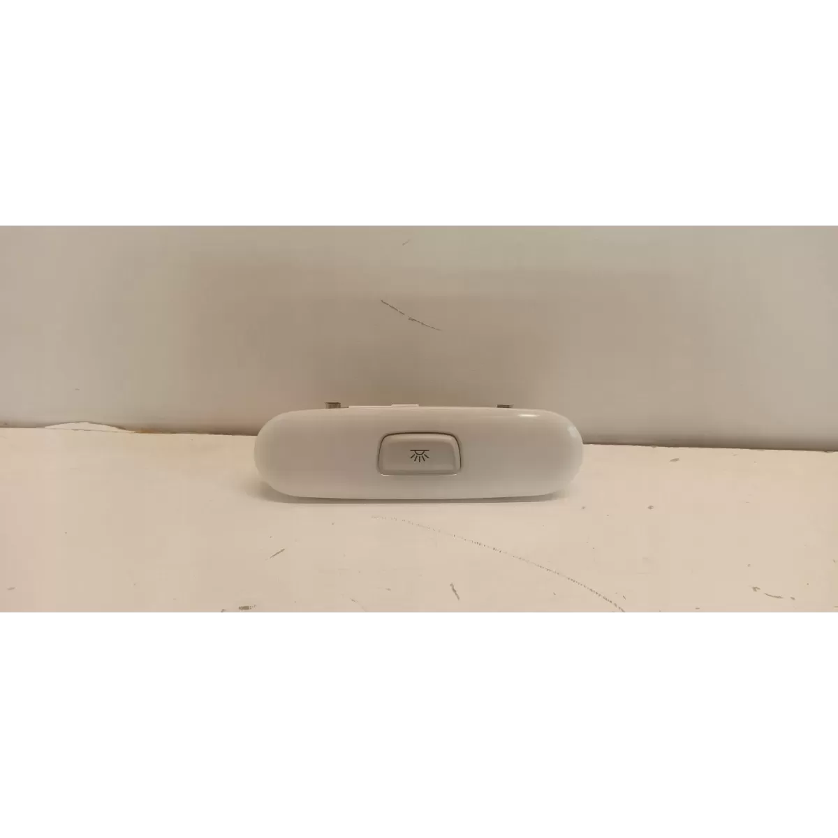 AUDI A4 B8 A5 8T LAMPKA PODSUFITKI 8T0947111