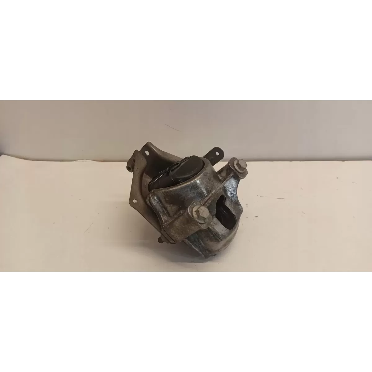 AUDI A5 8T PODUSZKA SILNIKA 8R0199381G