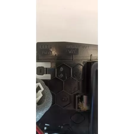 AUDI A5 8T SCHOWEK POPIELNICZKA 8K0857951